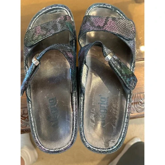 Women’s Alegria Snake Print Sandals. Size 10 - Picture 5 of 5